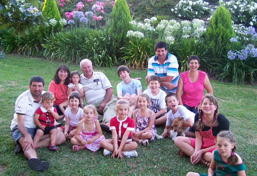 Gino, his children and grandchildren 2010